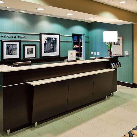Hampton Inn & Suites Denver Airport / Gateway Park Аурора Екстериор снимка