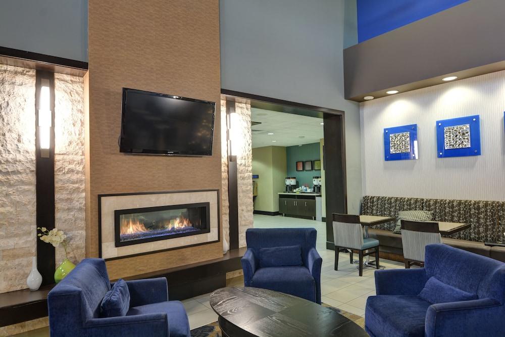 Hampton Inn & Suites Denver Airport / Gateway Park Аурора Екстериор снимка