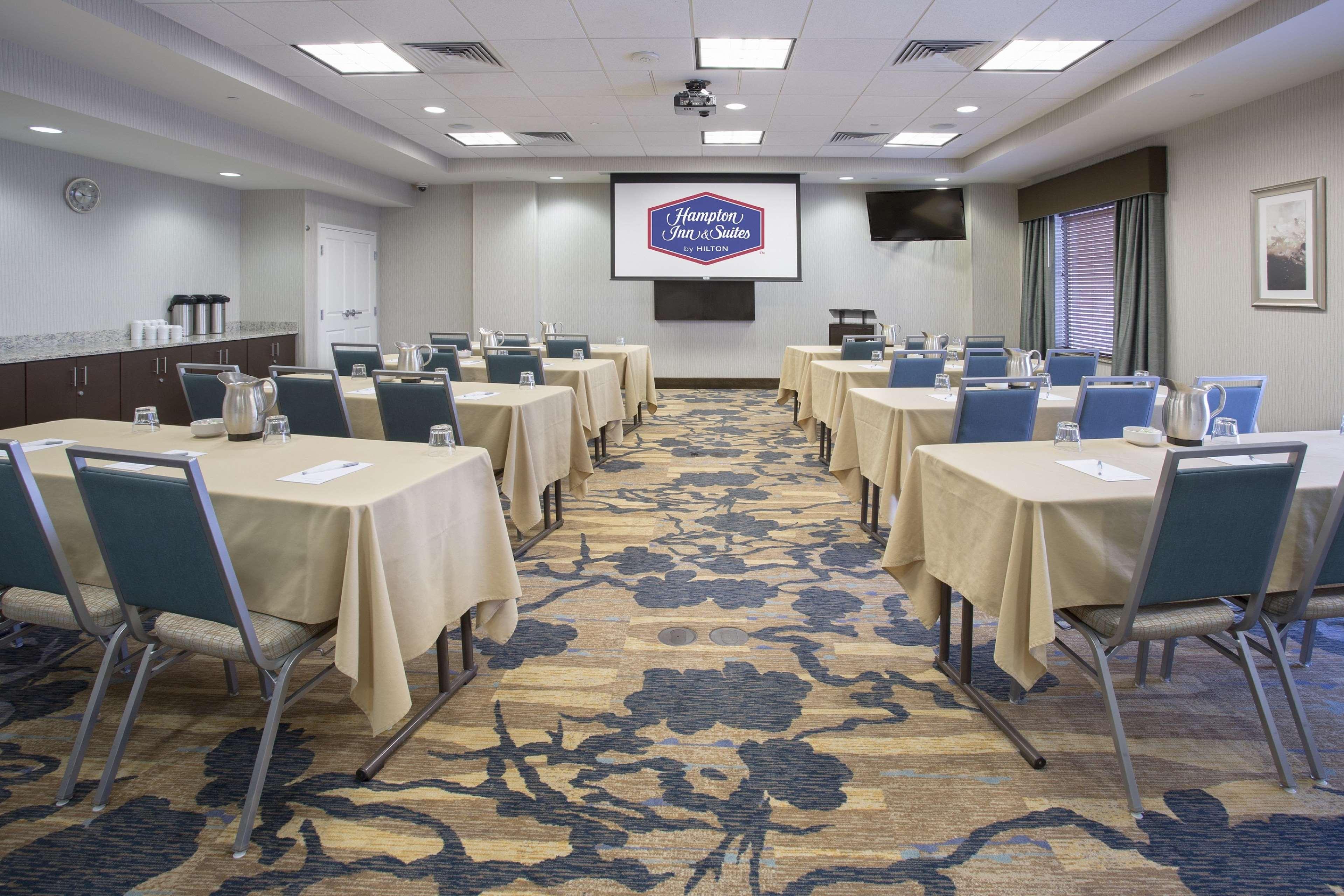 Hampton Inn & Suites Denver Airport / Gateway Park Аурора Екстериор снимка