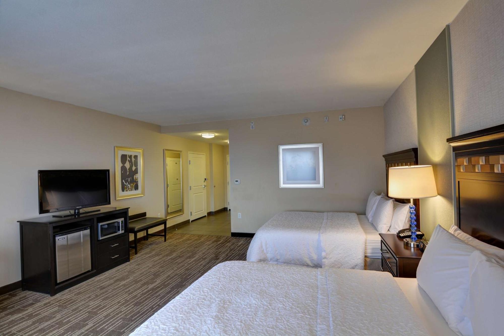Hampton Inn & Suites Denver Airport / Gateway Park Аурора Екстериор снимка