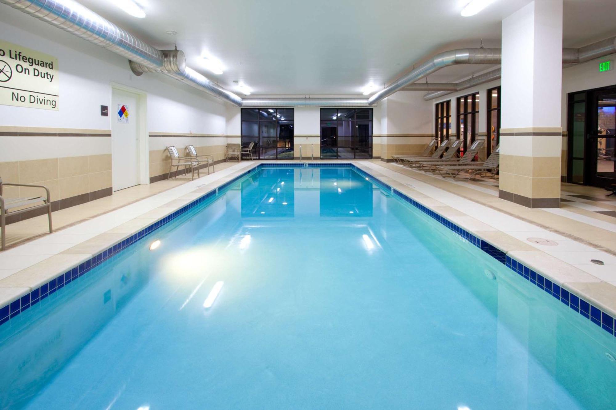 Hampton Inn & Suites Denver Airport / Gateway Park Аурора Екстериор снимка