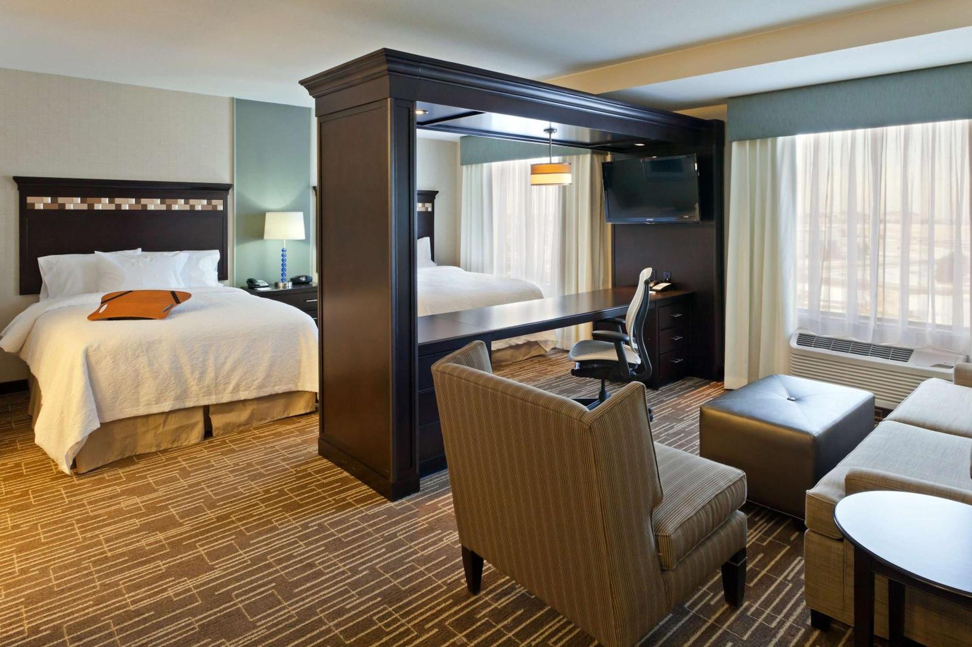 Hampton Inn & Suites Denver Airport / Gateway Park Аурора Екстериор снимка