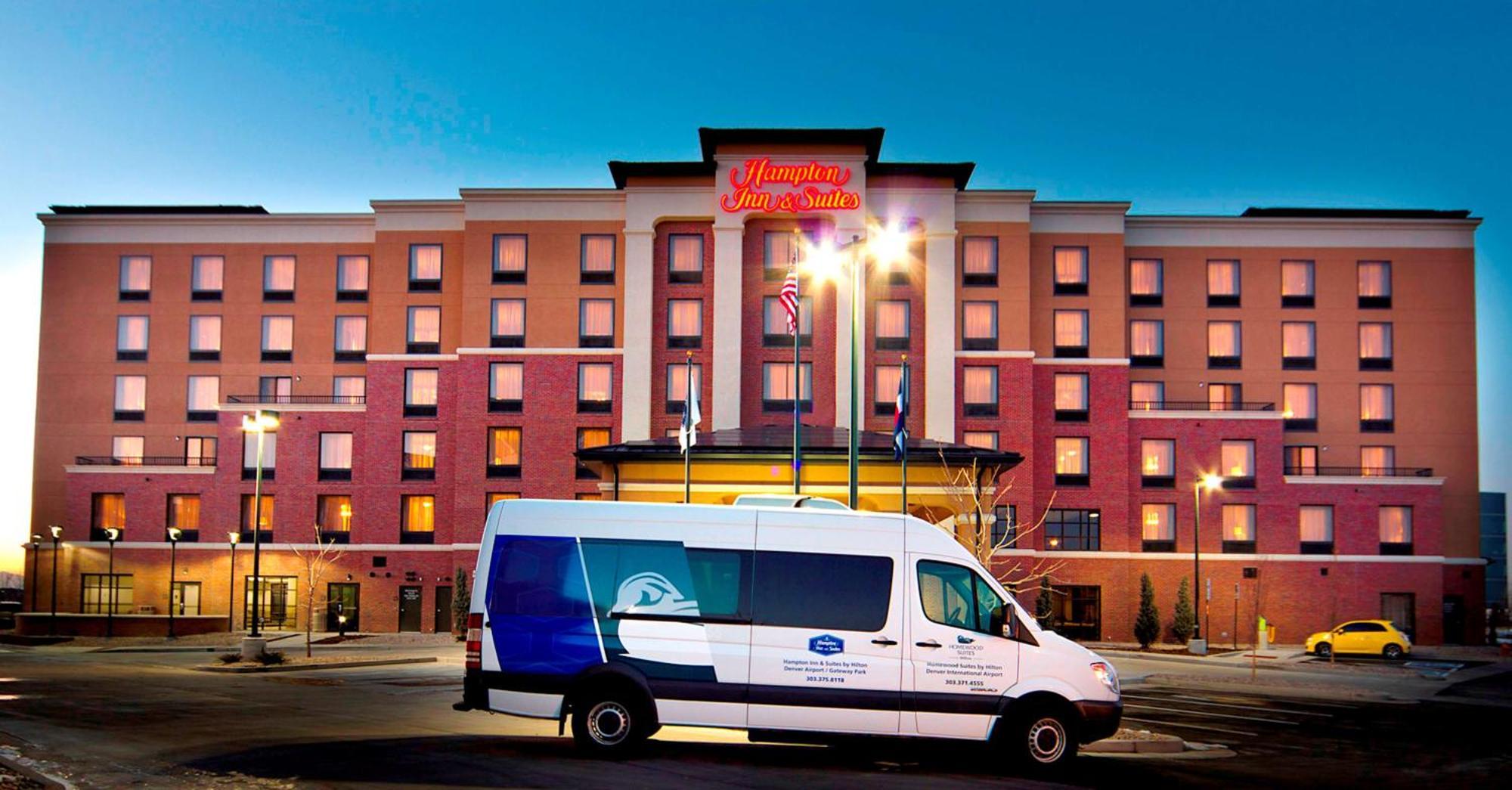 Hampton Inn & Suites Denver Airport / Gateway Park Аурора Екстериор снимка