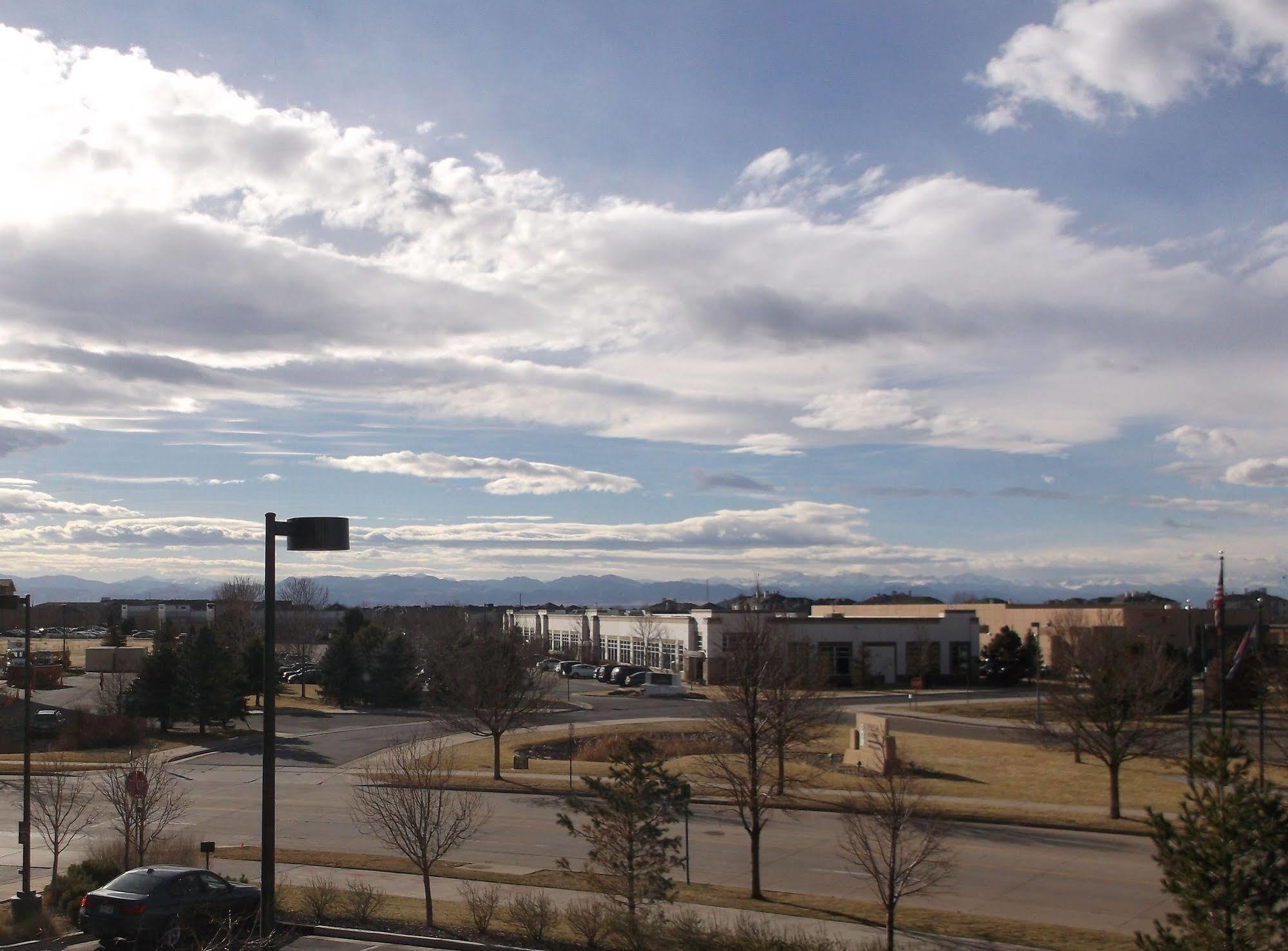 Hampton Inn & Suites Denver Airport / Gateway Park Аурора Екстериор снимка